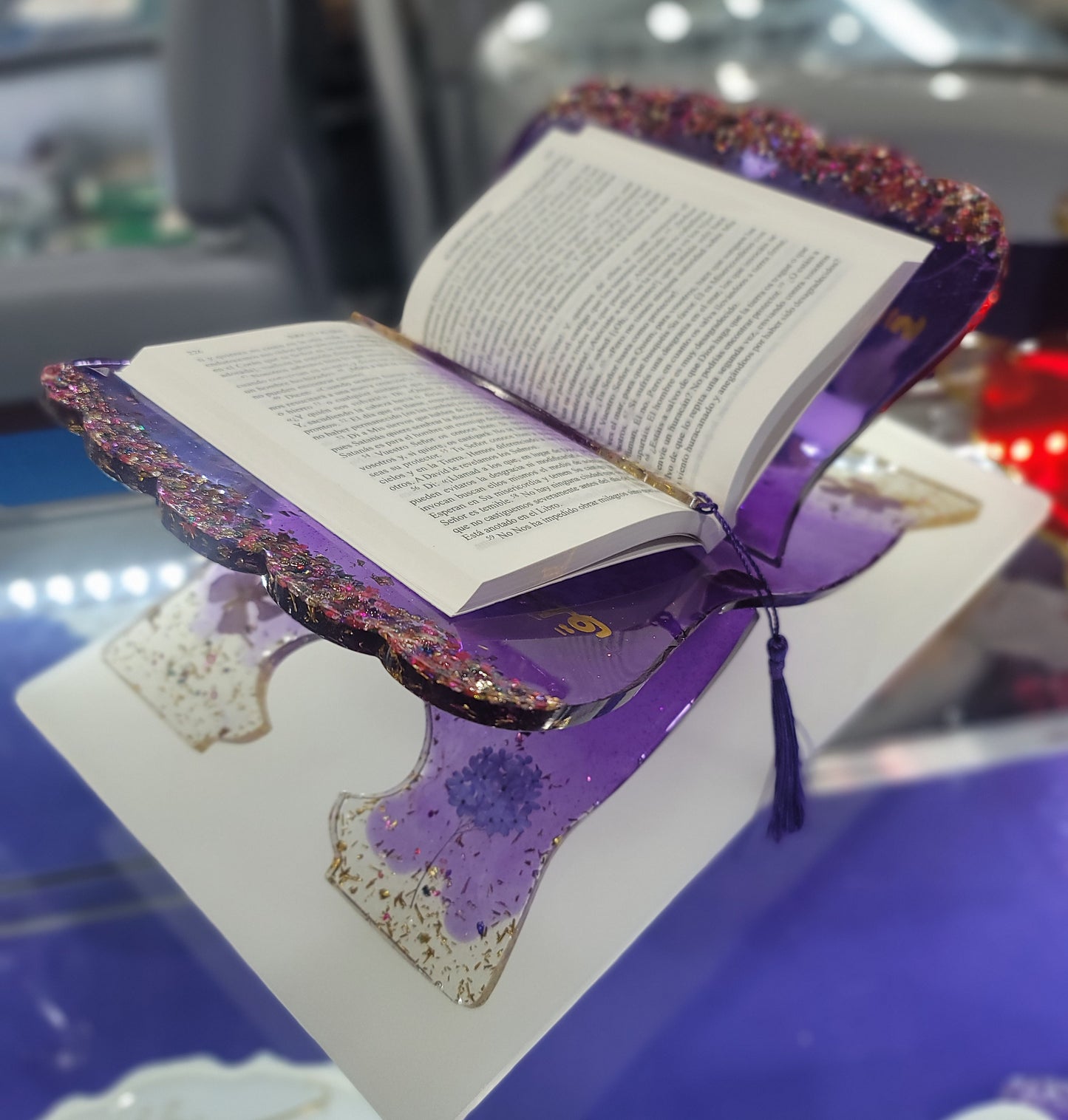 Beautiful Quaran Stand Purple